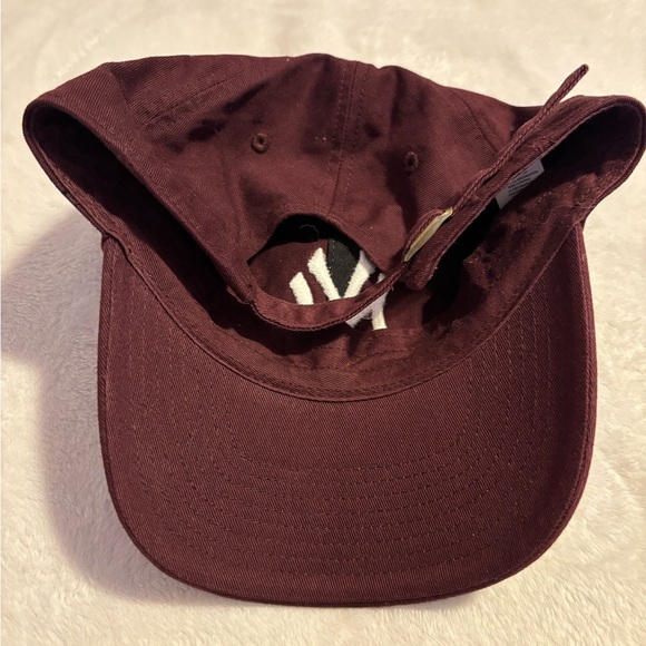 Maroon NY Yankees Logo Baseball Cap - Picture 3 of 5